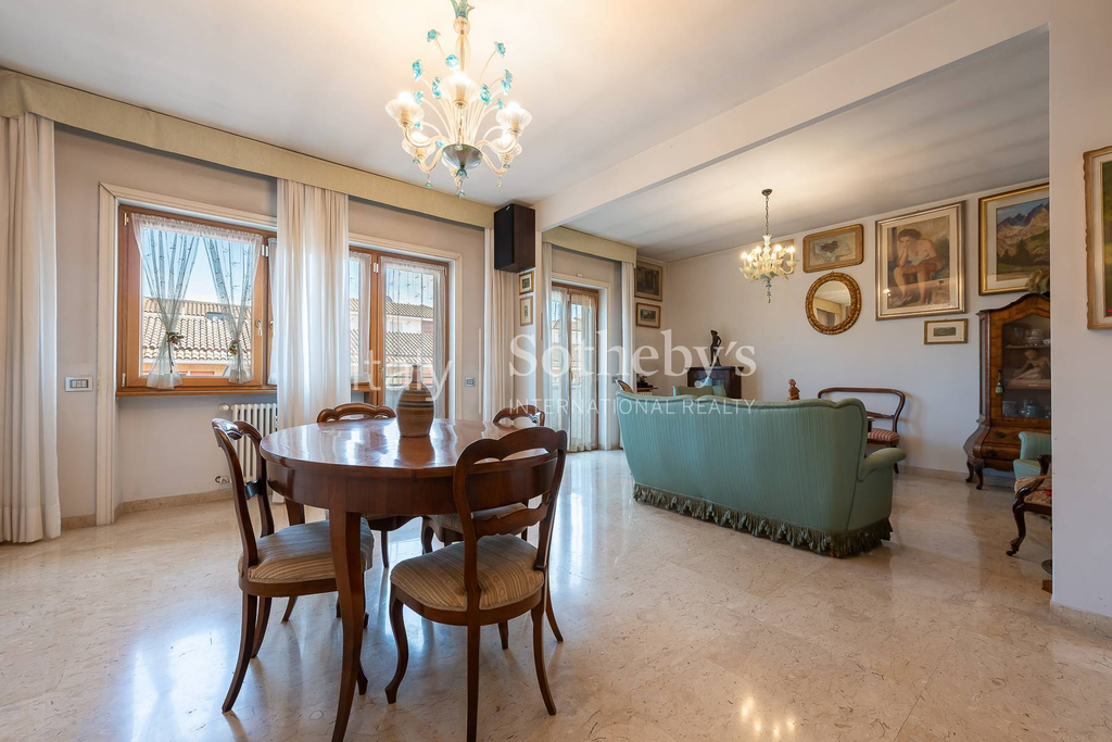 Penthouse overlooking St. Peter’s Dome in Prati area
