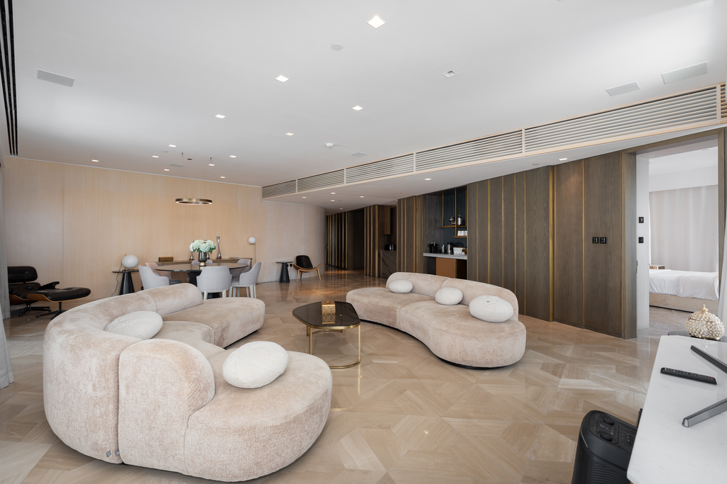 Изысканные апартаменты на первой линии в Palm Jumeirah, Дубай: роскошь и панорамные виды на море