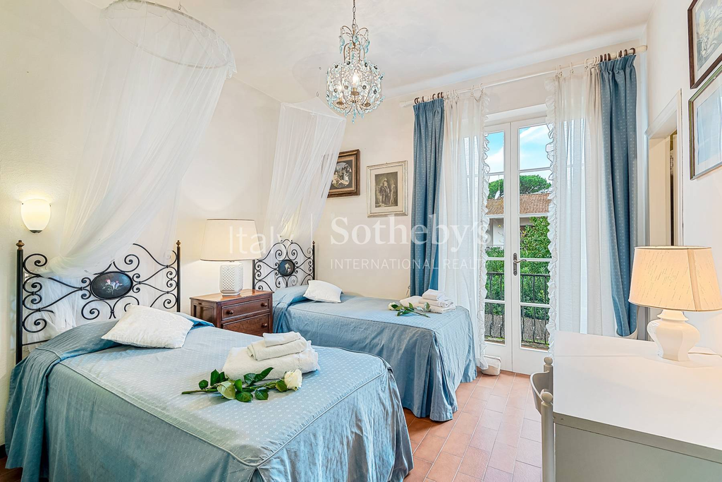Elegant villa with garden steps away from the sea
