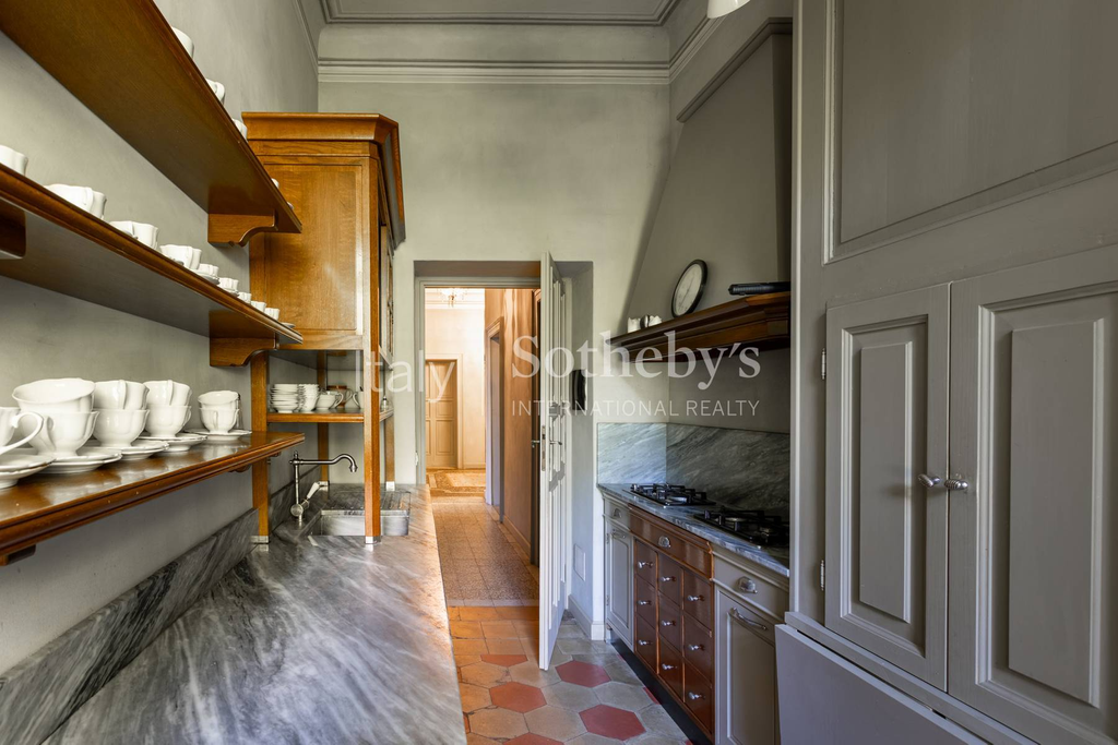 Beautiful historic villa overlooking Lake Maggiore