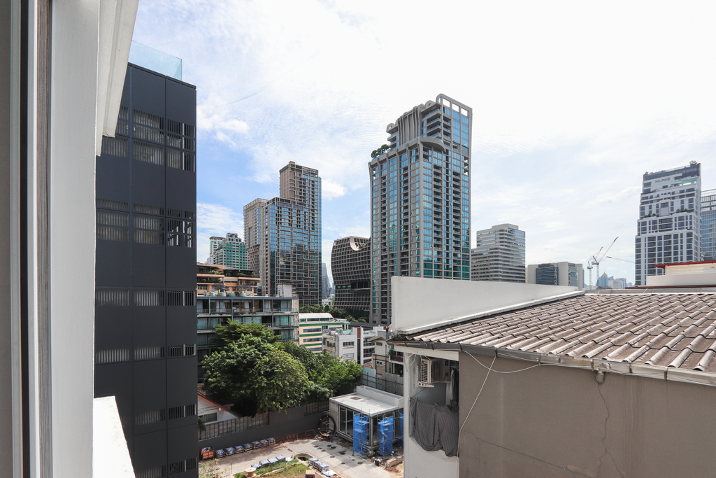 Baan Sarasin Condominium