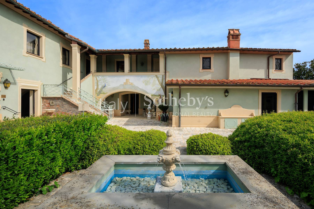 Stunning estate with stables in San Miniato