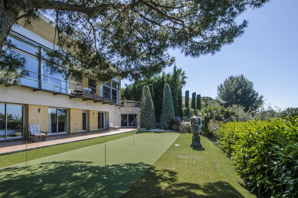 Luxurious property in exclusive residential area of Maresme, Barcelona.