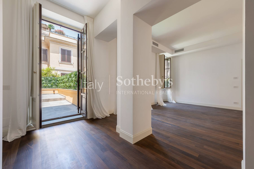 Prestigious Apartment with Terrace in the historic center