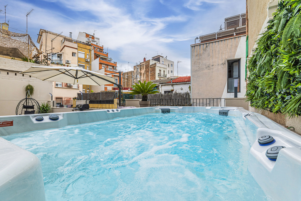 A new construction oasis in the heart of the Sants district