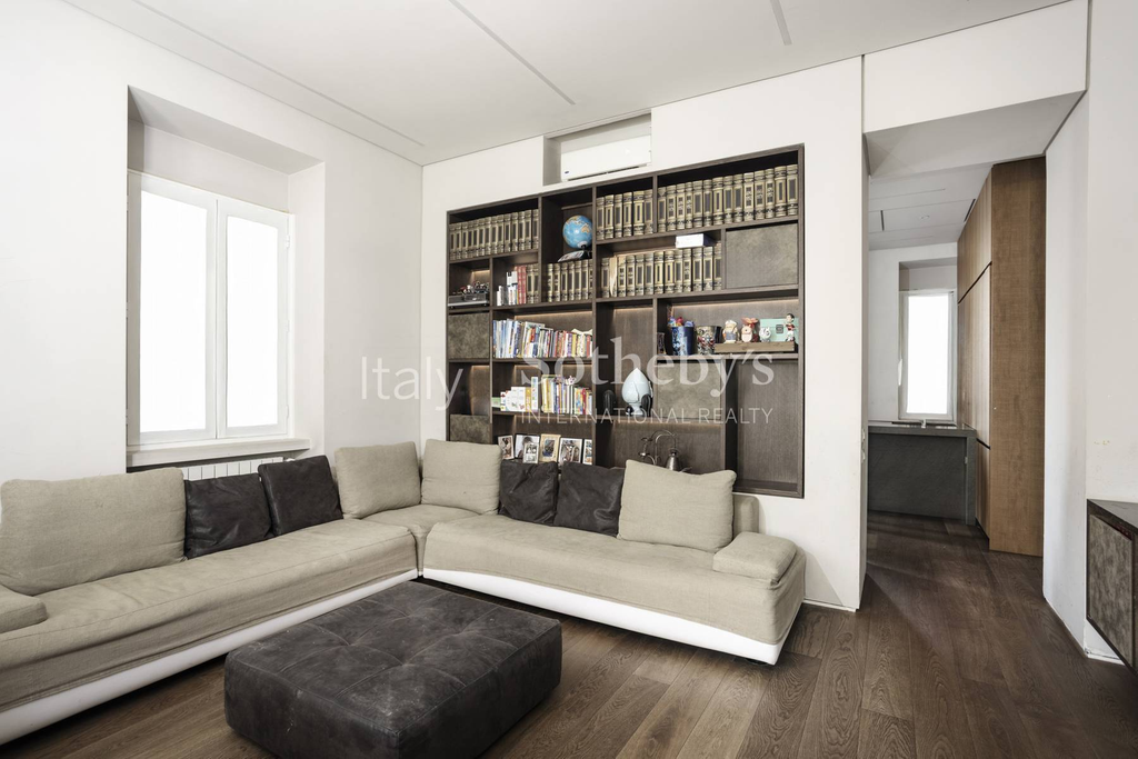 Elegant apartment with private garden