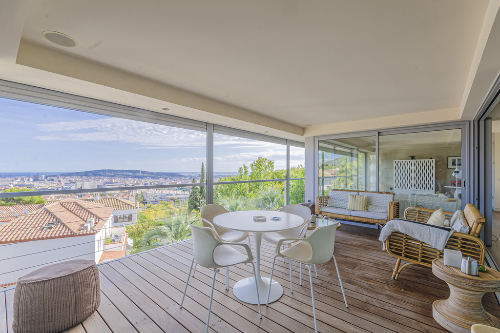 Property with breathtaking views surrounded by tropical garden