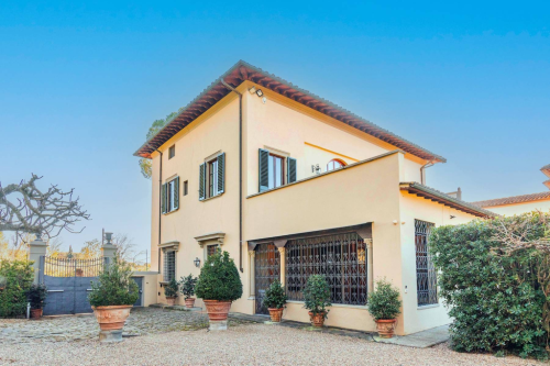 Splendid villa with pool on the Fiesole hill 42931
