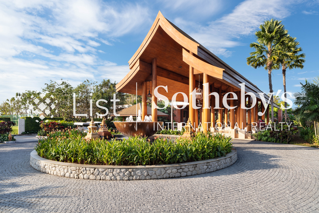 Роскошная вилла с 4 спальнями и бассейном в престижном Aquella Golf & Country Club, Пхукет