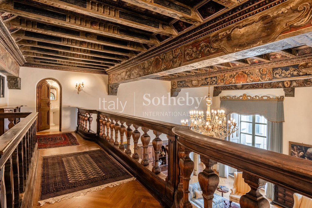 Finely restored apartment near Piazza Anfiteatro in Lucca