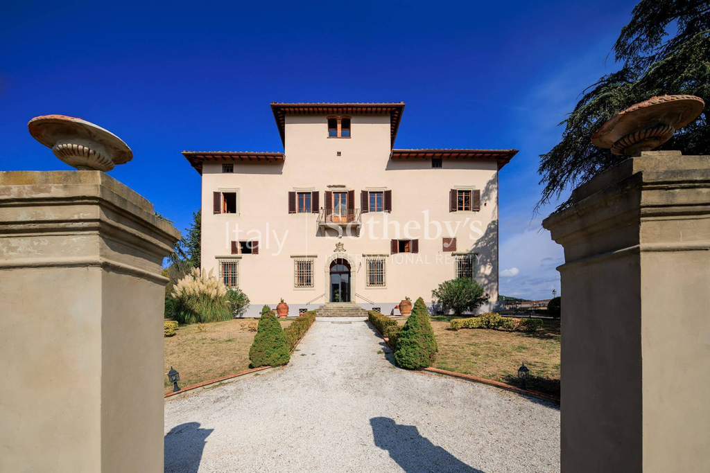 Exclusive resort recently renovated in Tuscany
