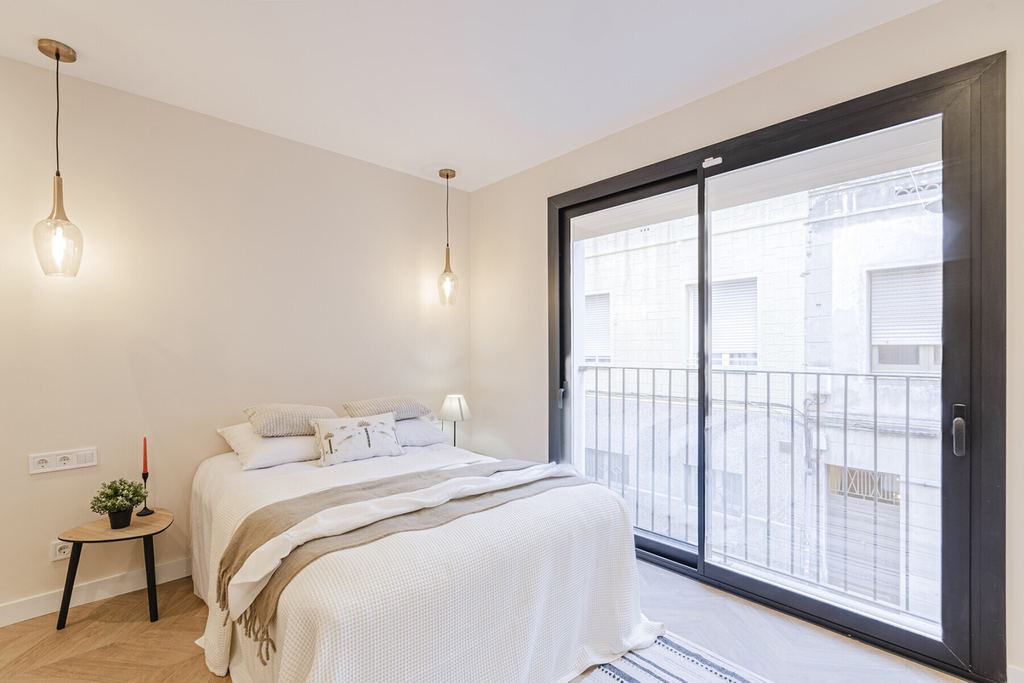 A new construction oasis in the heart of the Sants district