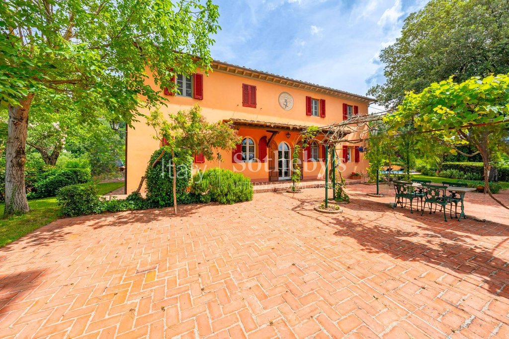 Villa La Dolce Vita: Tuscan Retreat with pool and views