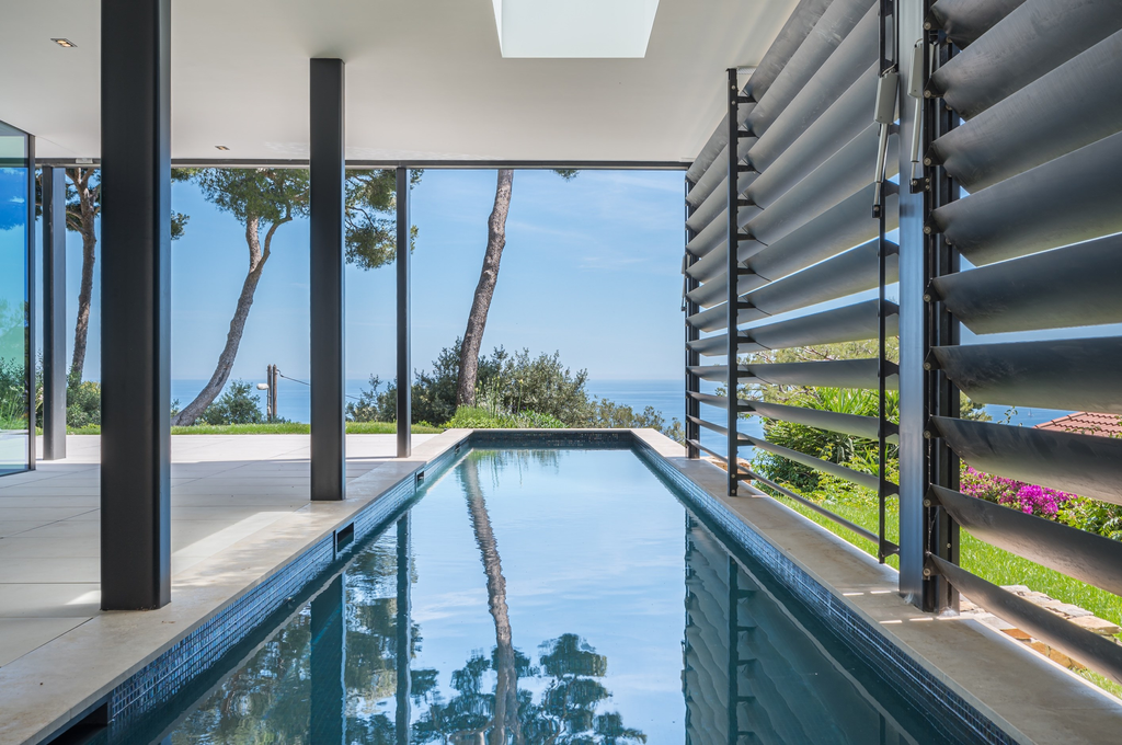 Èze seaside contemporary villa with panoramic sea views, infinity pool and flat…