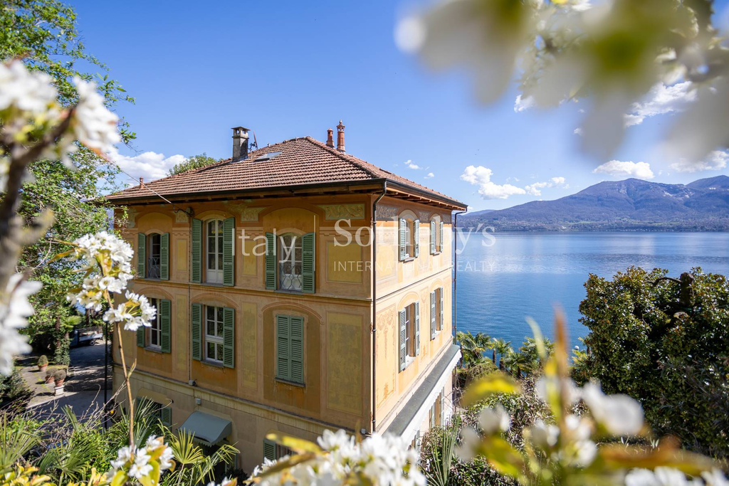 Splendid villa with a charming view