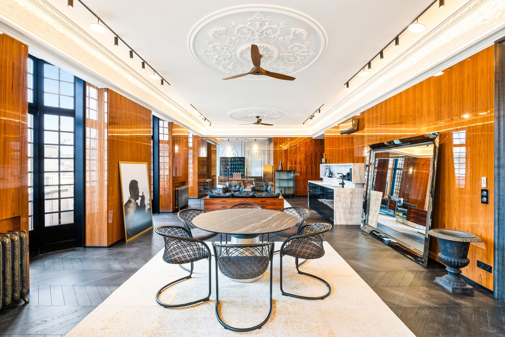 Роскошная резиденция на площади Вёрёшмарти