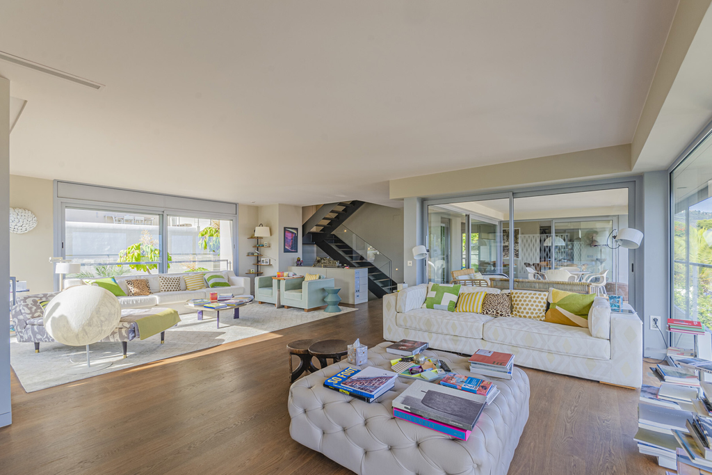 Property with breathtaking views surrounded by tropical garden