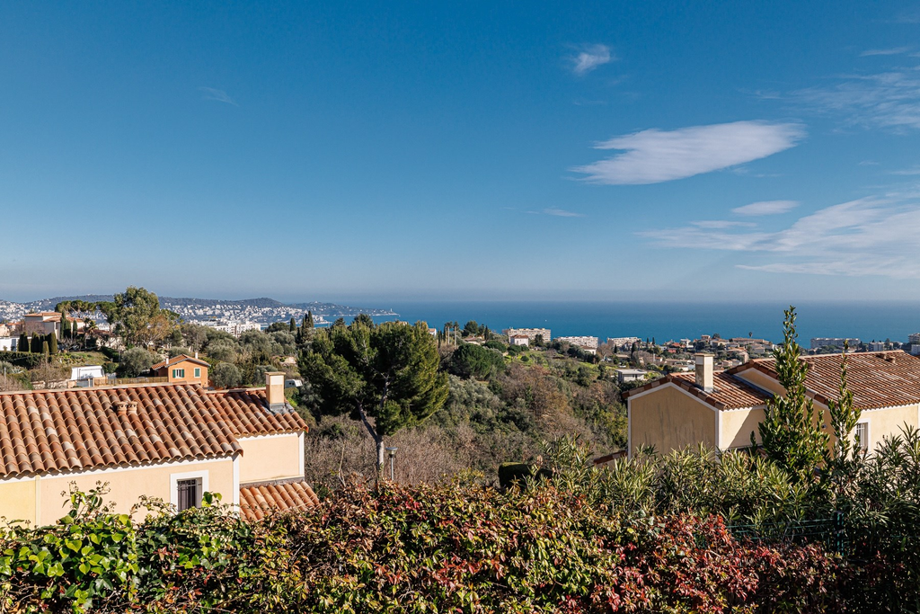 Historic estate with panoramic sea views for sale in Nice Fabron