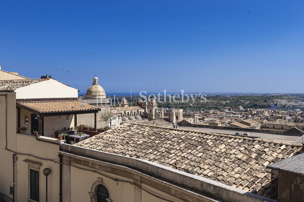 Exclusive apartment in Noto with panoramic view