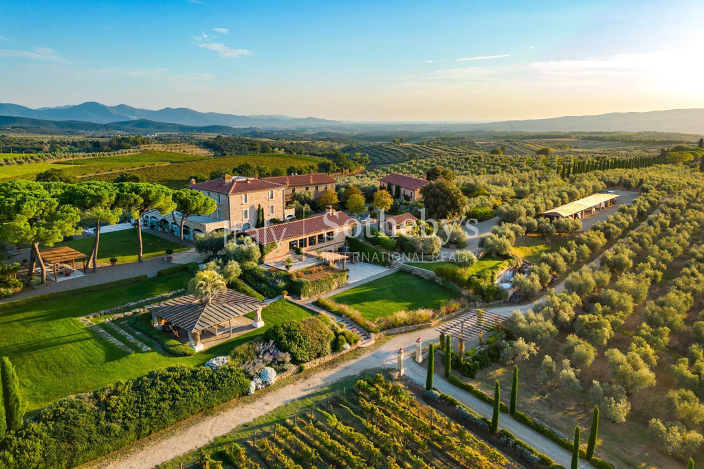 Incomparable Estate in the Tuscan countryside