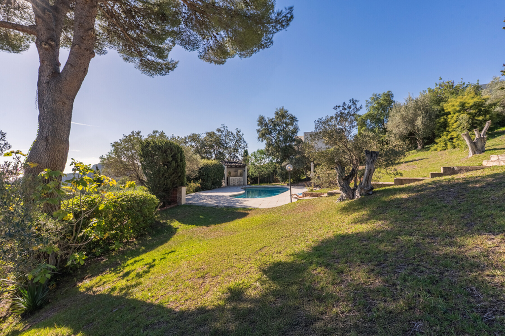 Mediterranean house with large plot and views in Aiguablava Begur