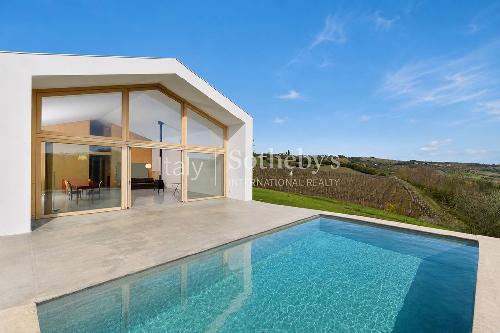 Contemporary villa with views of the Abruzzo mountains