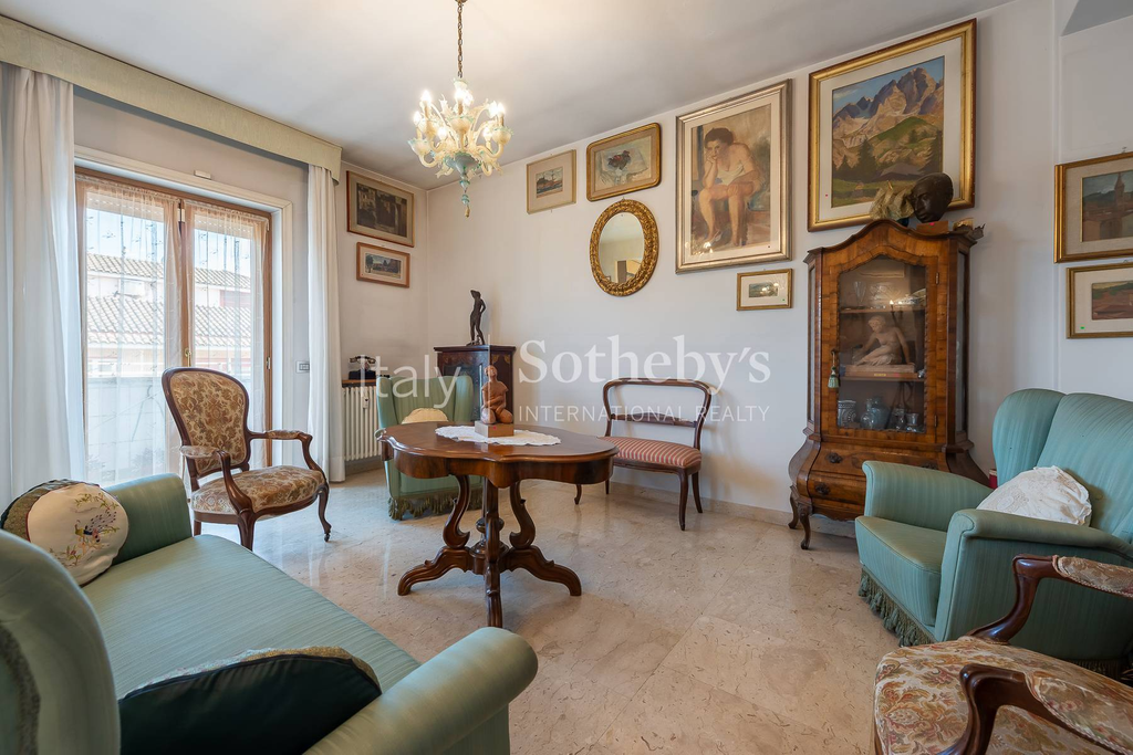 Penthouse overlooking St. Peter’s Dome in Prati area