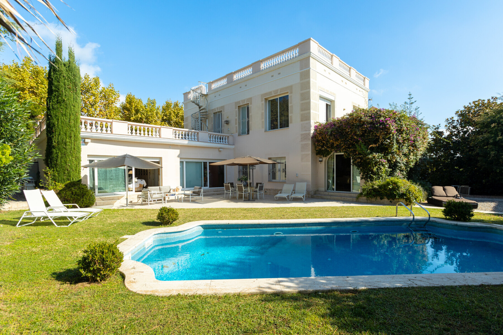 Elegant house, with pool, in the center of El Masnou