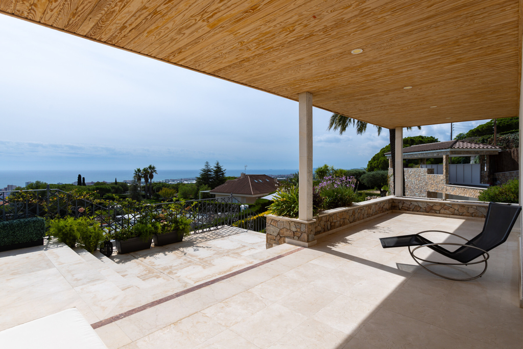 A Luxury Hideaway with Breathtaking Sea Views - Costa BCN
