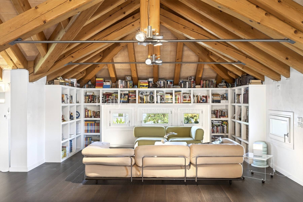 Prestigious Estate with Private Park in the Heart of Veneto