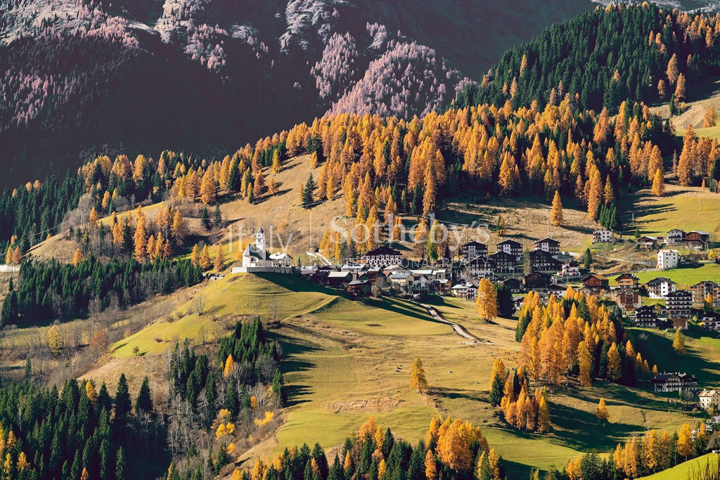 Contemporary chalet in the Dolomites of Selva di Cadore
