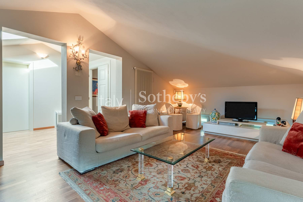 Charming Liberty-style Villa on the hills of Lucca