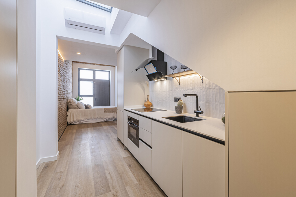 A new construction oasis in the heart of the Sants district