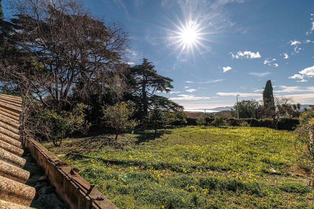 Historic estate with panoramic sea views for sale in Nice Fabron