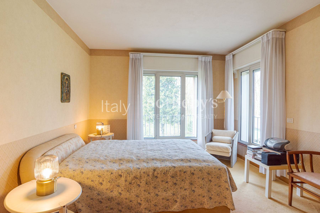 Private country villa with garden and private land
