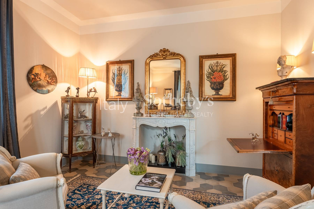 Charming Liberty-style Villa on the hills of Lucca