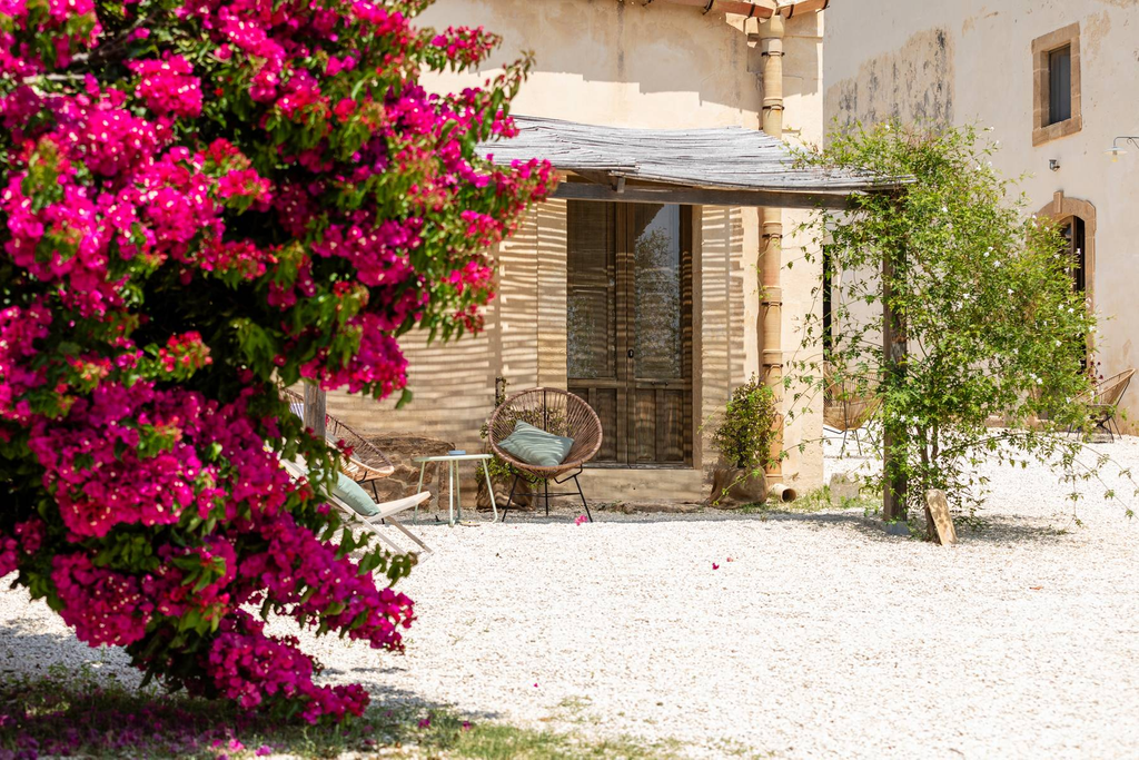 Historic farmhouse in the heart of the Vendicari Natural Reserve