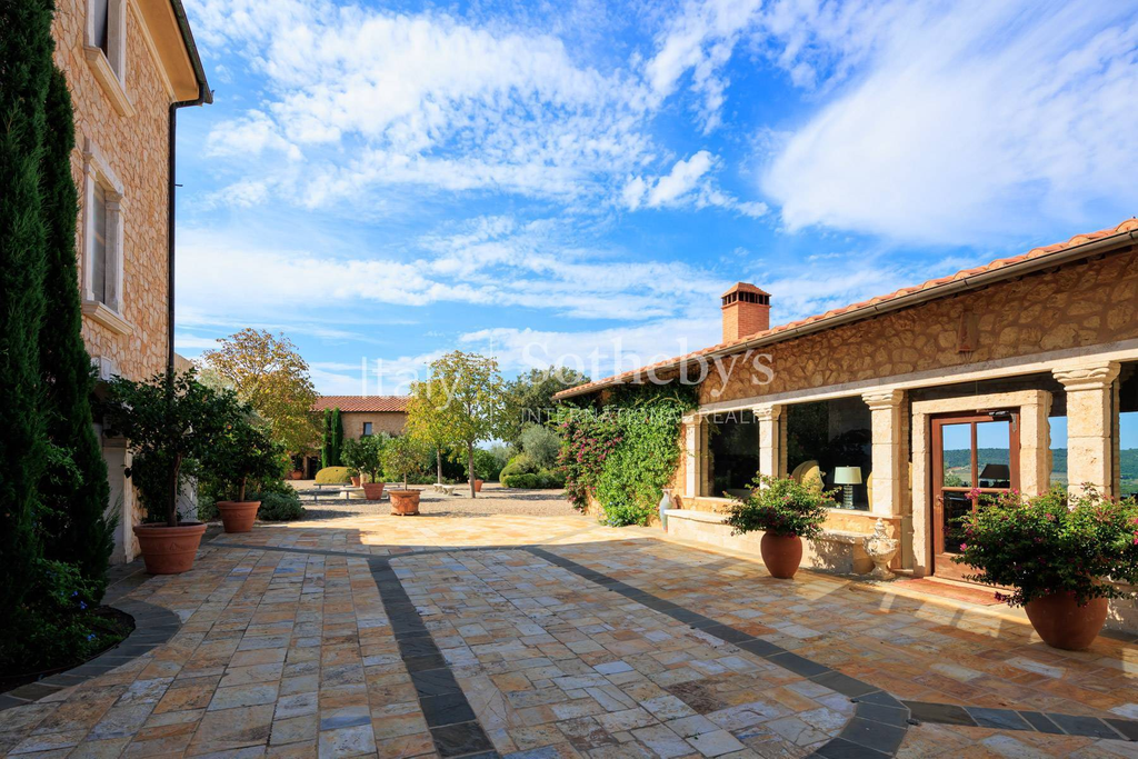 Incomparable Estate in the Tuscan countryside