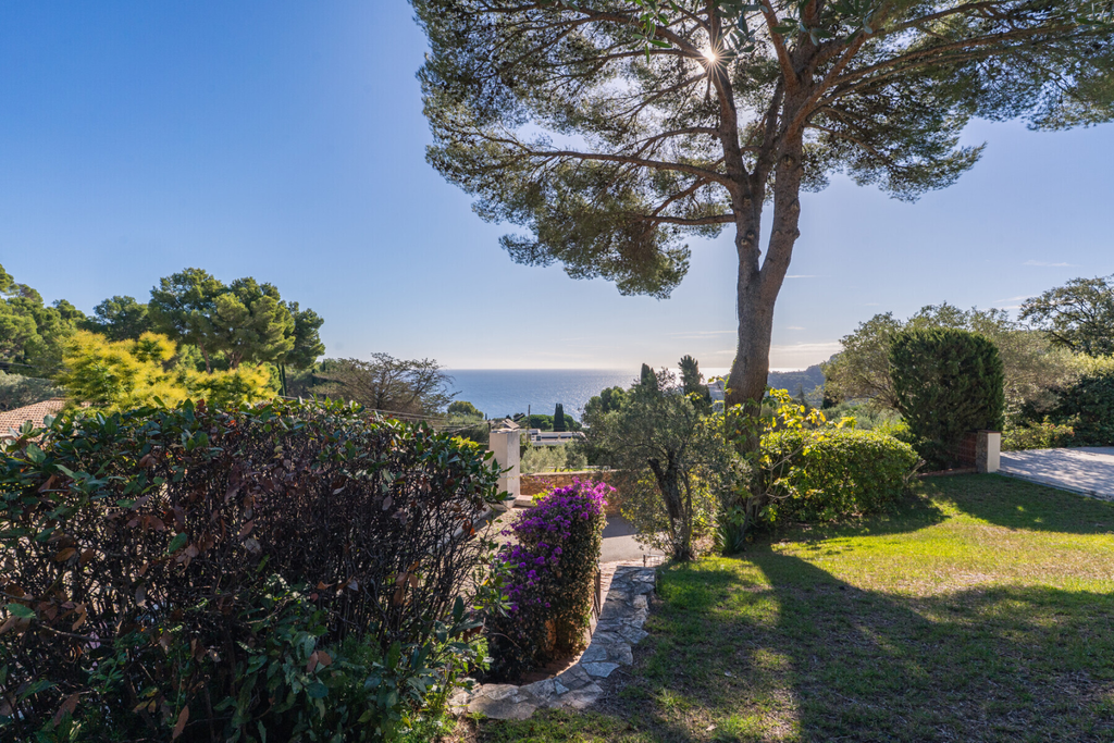 Mediterranean house with large plot and views in Aiguablava Begur