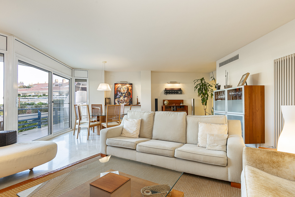 Exceptional apartment in Sitges sea front line