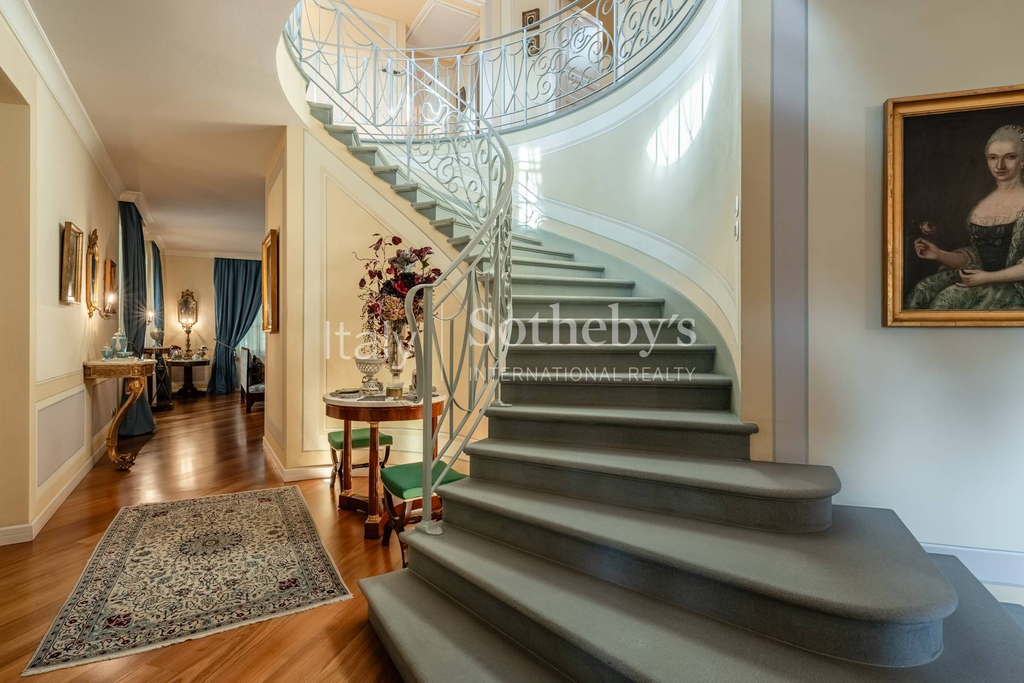 Exclusive villa on the hills of Lucca