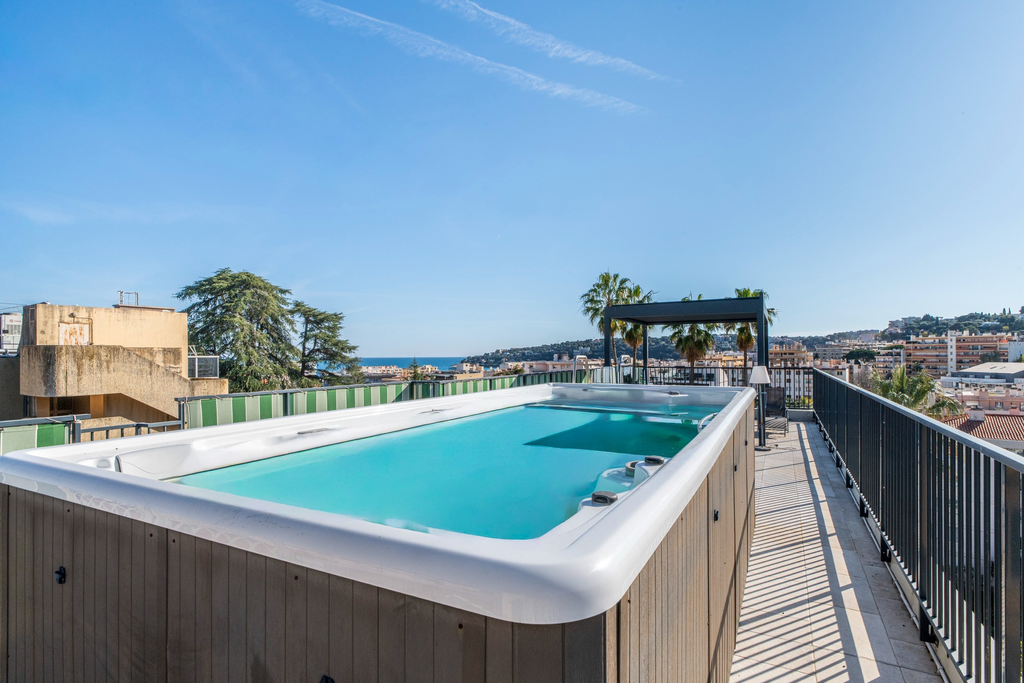 Menton luxury penthouse with rooftop terrace, pool and panoramic views