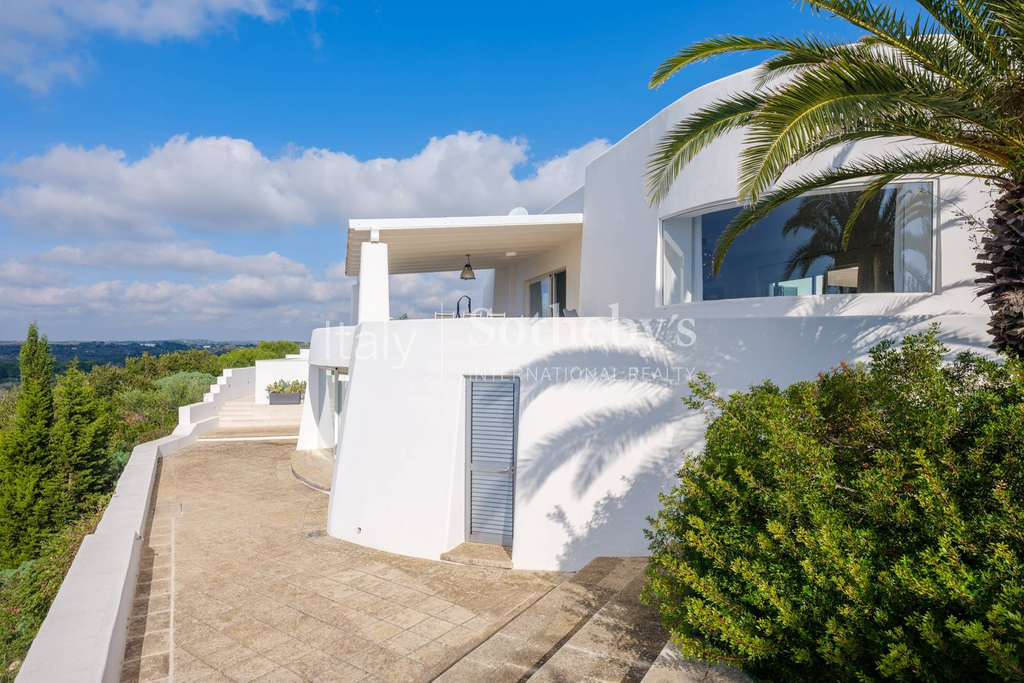 Elegant villa with a sea-view pool