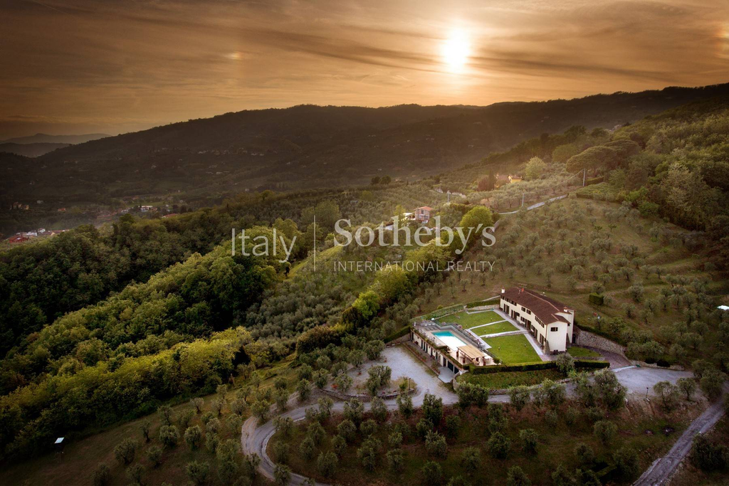 Exclusive villa in the heart of Tuscany