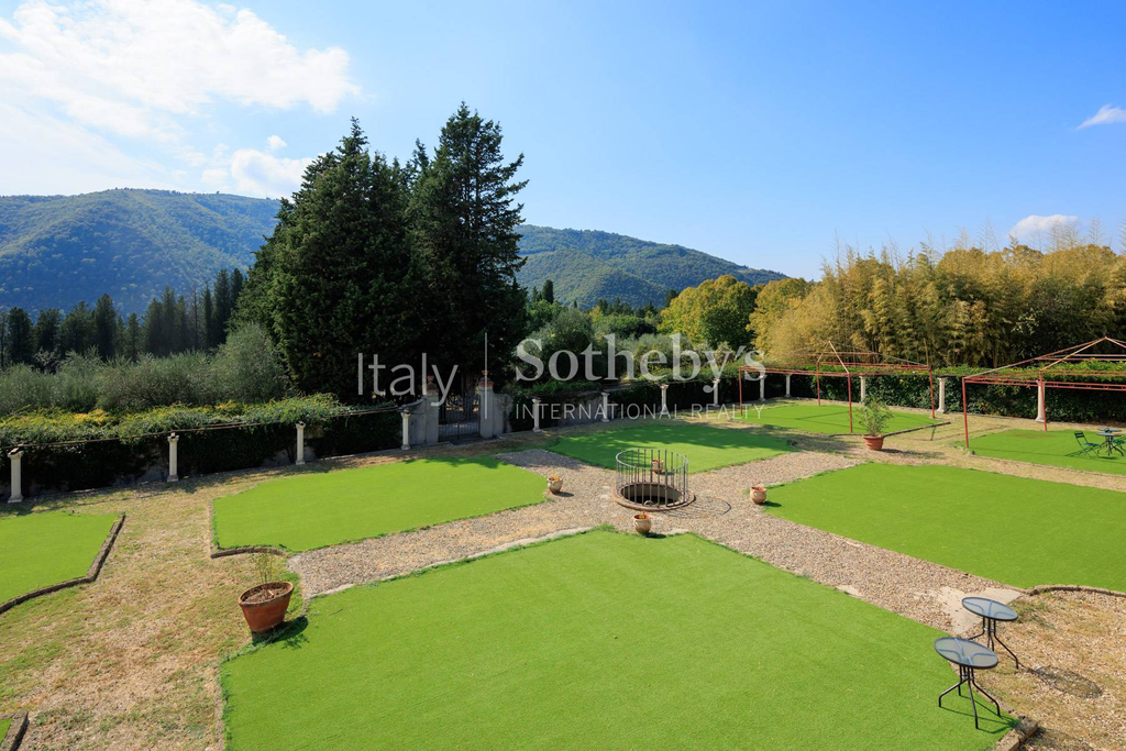 Exclusive resort recently renovated in Tuscany