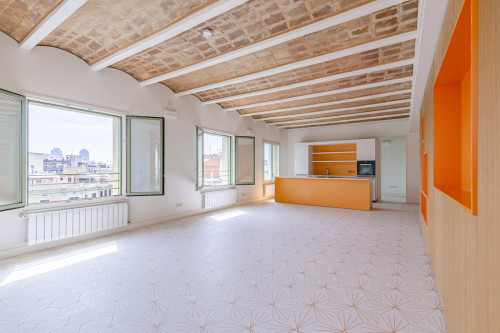 Bright apartment in luxury development in Eixample Dreta 42723