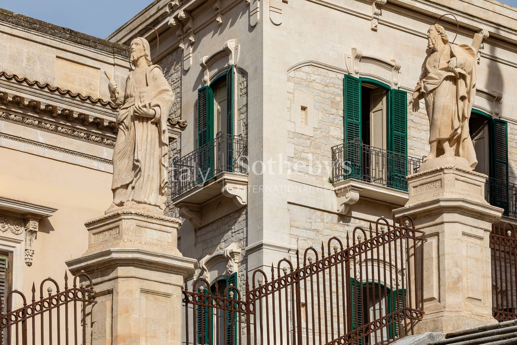 Prestigious palace overlooking Modica Cathedral