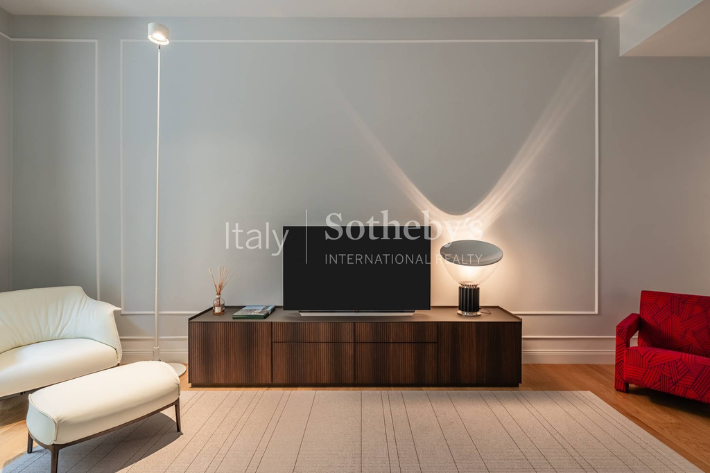 Elegant designer apartment in a historic palazzo with lift