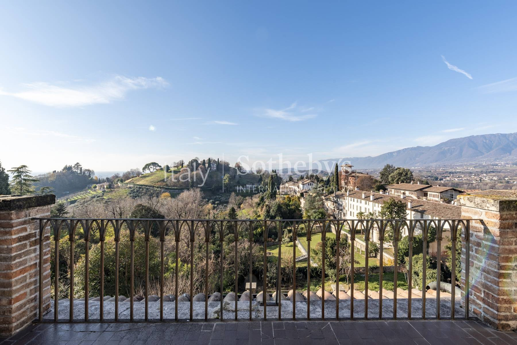 Historic townhouse with swimming pool garden panoramic terraces