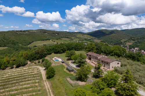 Winery in the heart of the Chianti Classico region 42759
